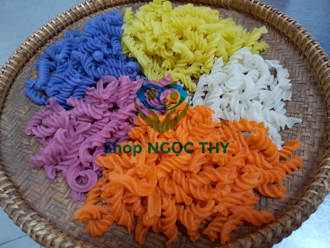 [Mới] Nui XOẮN rau củ ngũ sắc 100% tự nhiên gói 300gr