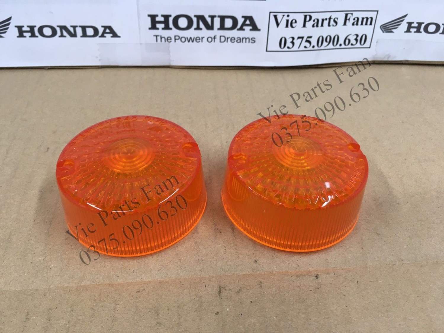 Nắp chụp xi nhan Honda Cub 81 (giá 1 cặp 2 cái)