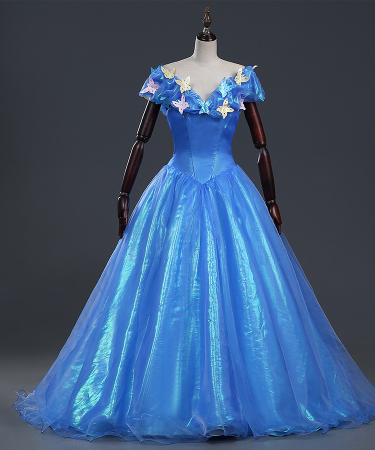 Hậu trường thiết kế trang phục kỳ công của 'Cinderella' - VnExpress Giải trí