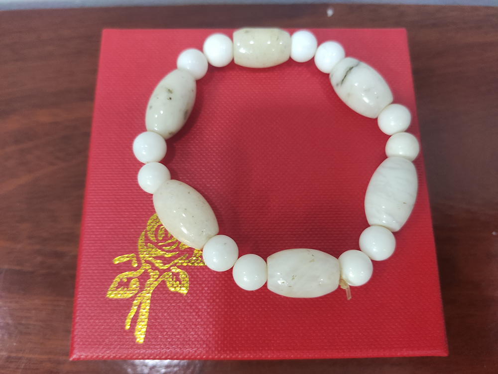 Vòng tay đá thạch anh cà na trắng