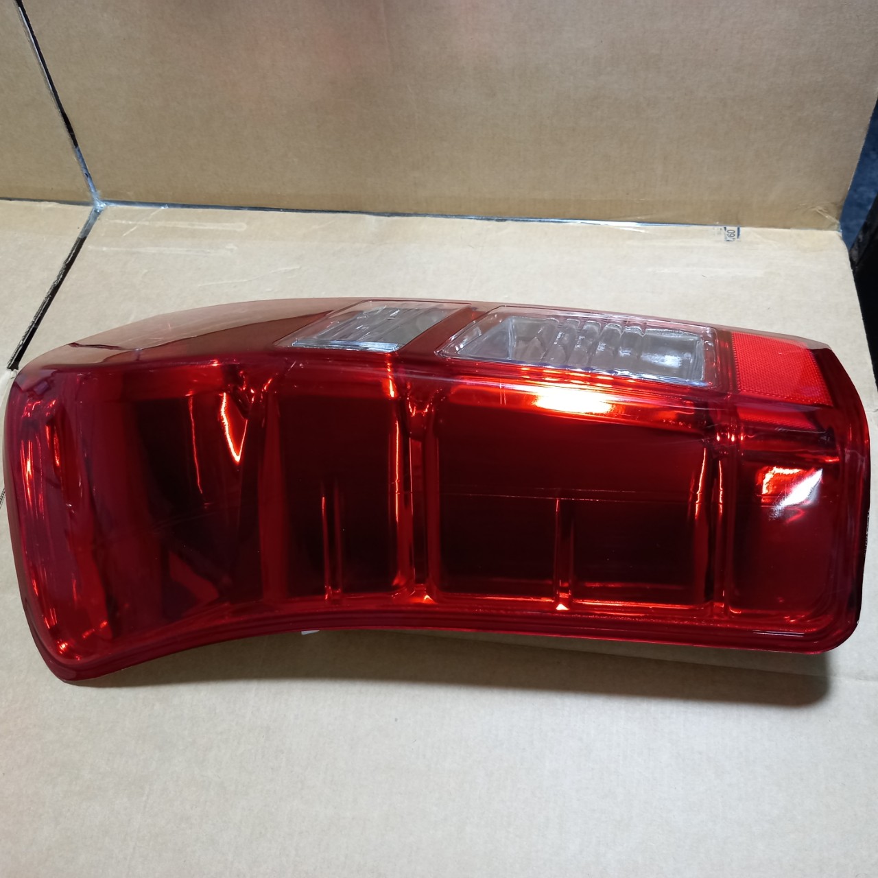 Đèn hậu isuzu dmax 2012 - 2014, có led hoặc không led vui lòng chọn khi đặt hàng