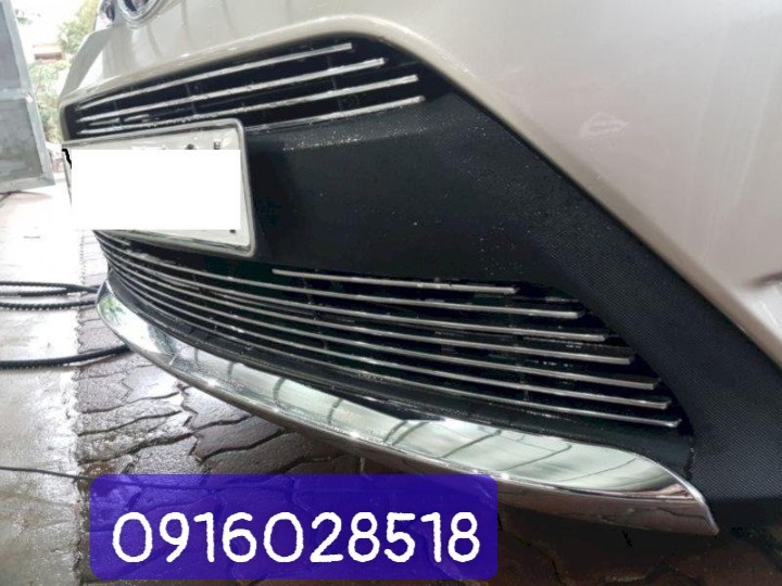 Ốp Mặt ca lăng Toyota Vios 2017 2018