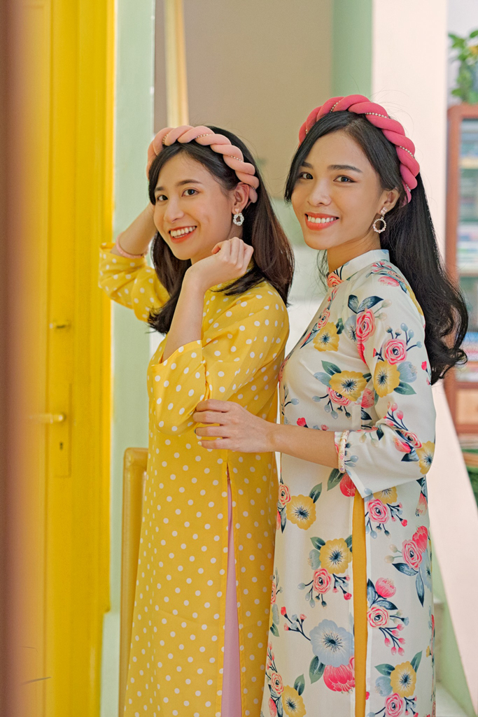 Sumire Store Áo dài Dáng xưa Chấm bi - Vàng