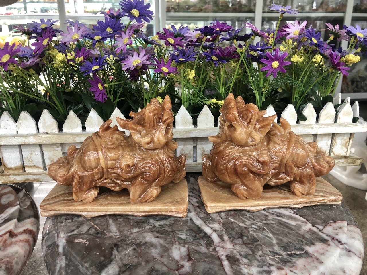 Cặp Tỳ Hưu phong thủy tài lộc đá cẩm thạch vân gỗ có đế đá - Dài 15 cm