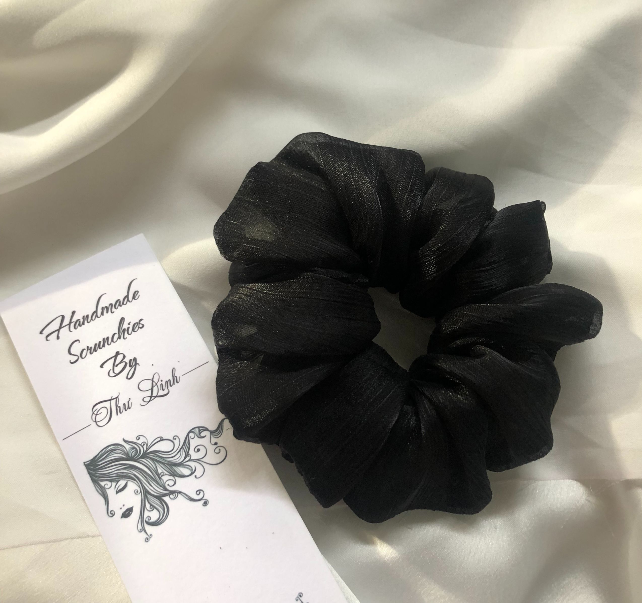Dây buộc tóc, cột tóc vải Scrunchies lụa óng cao cấp, hàng thiết kế đẹp