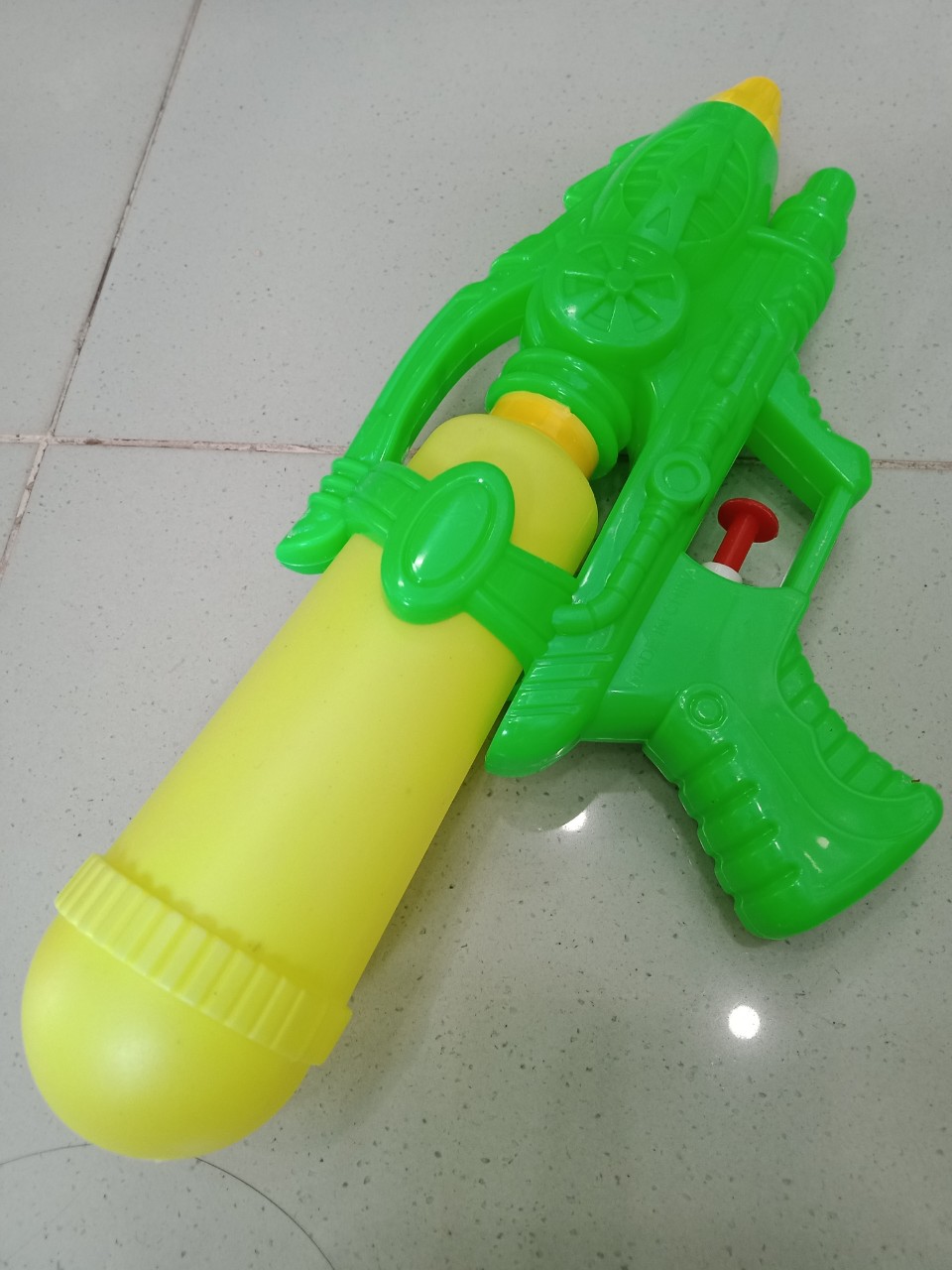 Súng nước đồ chơi cho bé loại lớn 23 cm