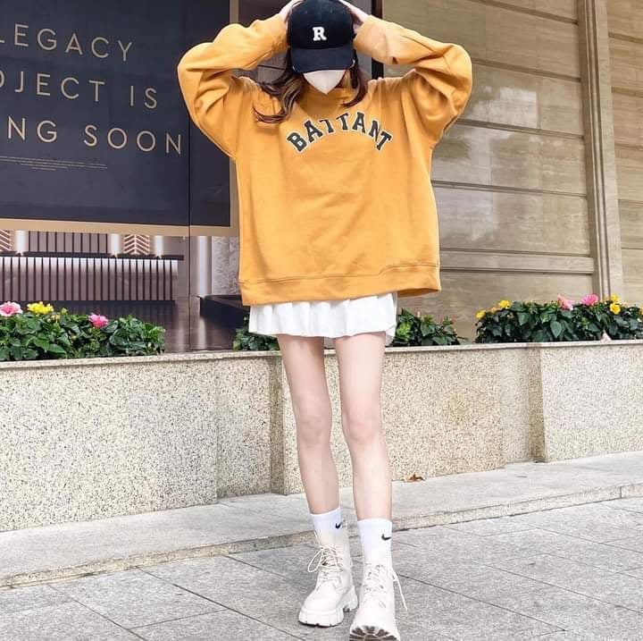 Áo nỉ sweater màu vàng in chữ battant