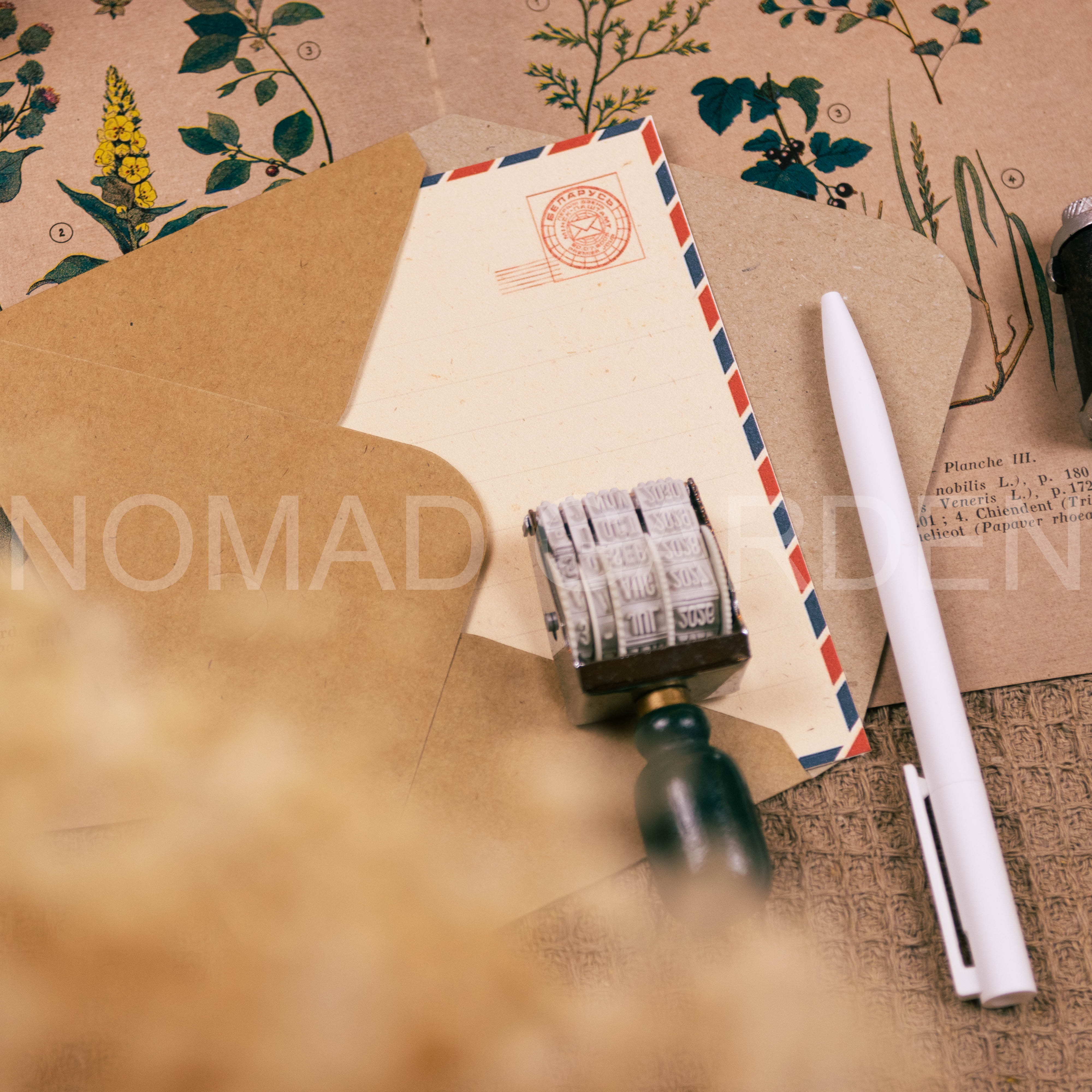Phong Bì Bì Thư A5 - A6 Kèm Giấy Viết Thư - By Nomad Garden