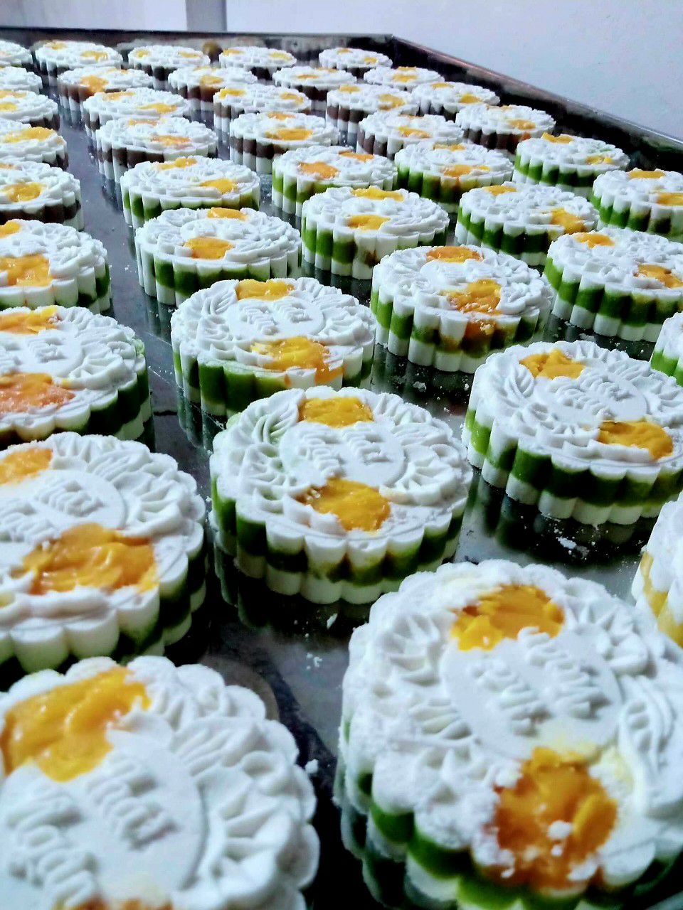 Bánh in trứng muối
