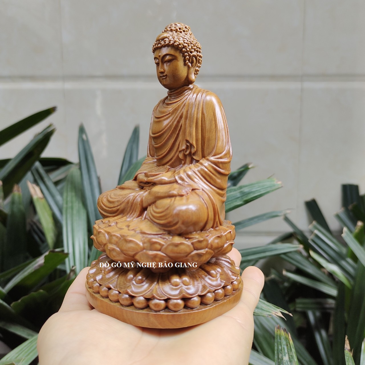 Tượng phật Thích Ca gỗ bách xanh
