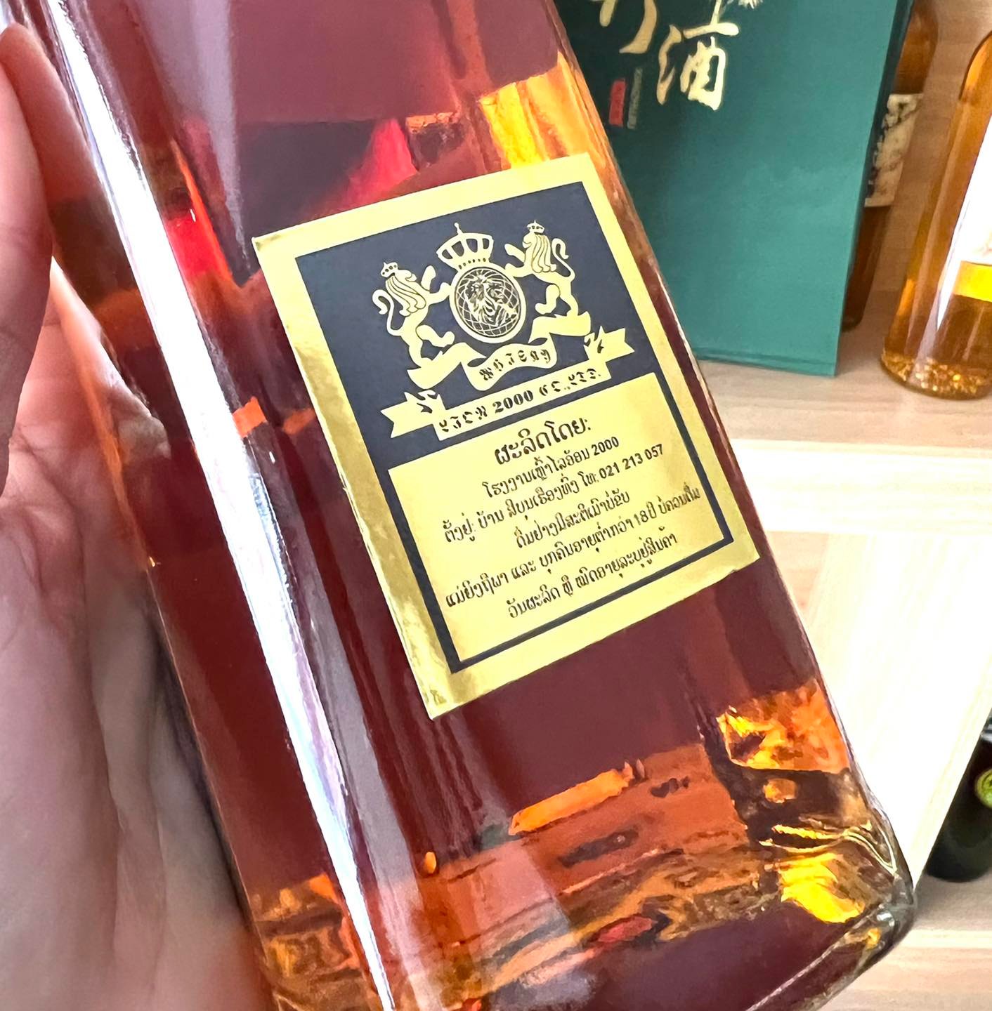 Black Lion 40%, chai vuông 700ml nhập từ Lào - ( chính hãng)
