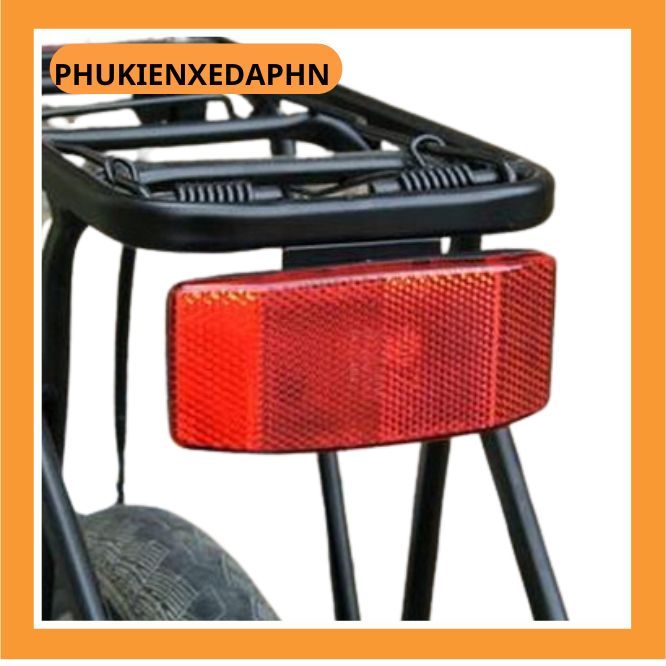 Tấm phản quang gắn gác baga sau xe đạp thể thao