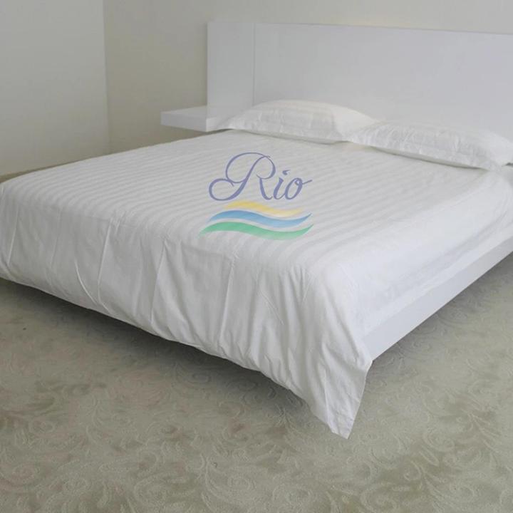 [HCM]Vỏ chăn trắng sọc cho khách sạn-resort