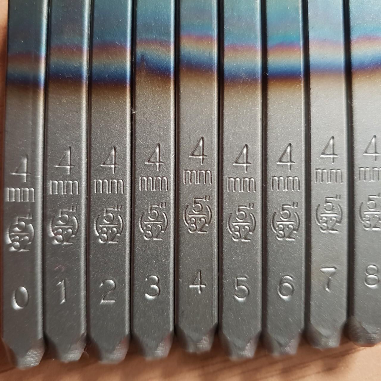 Bộ đục số đóng số  4 ly