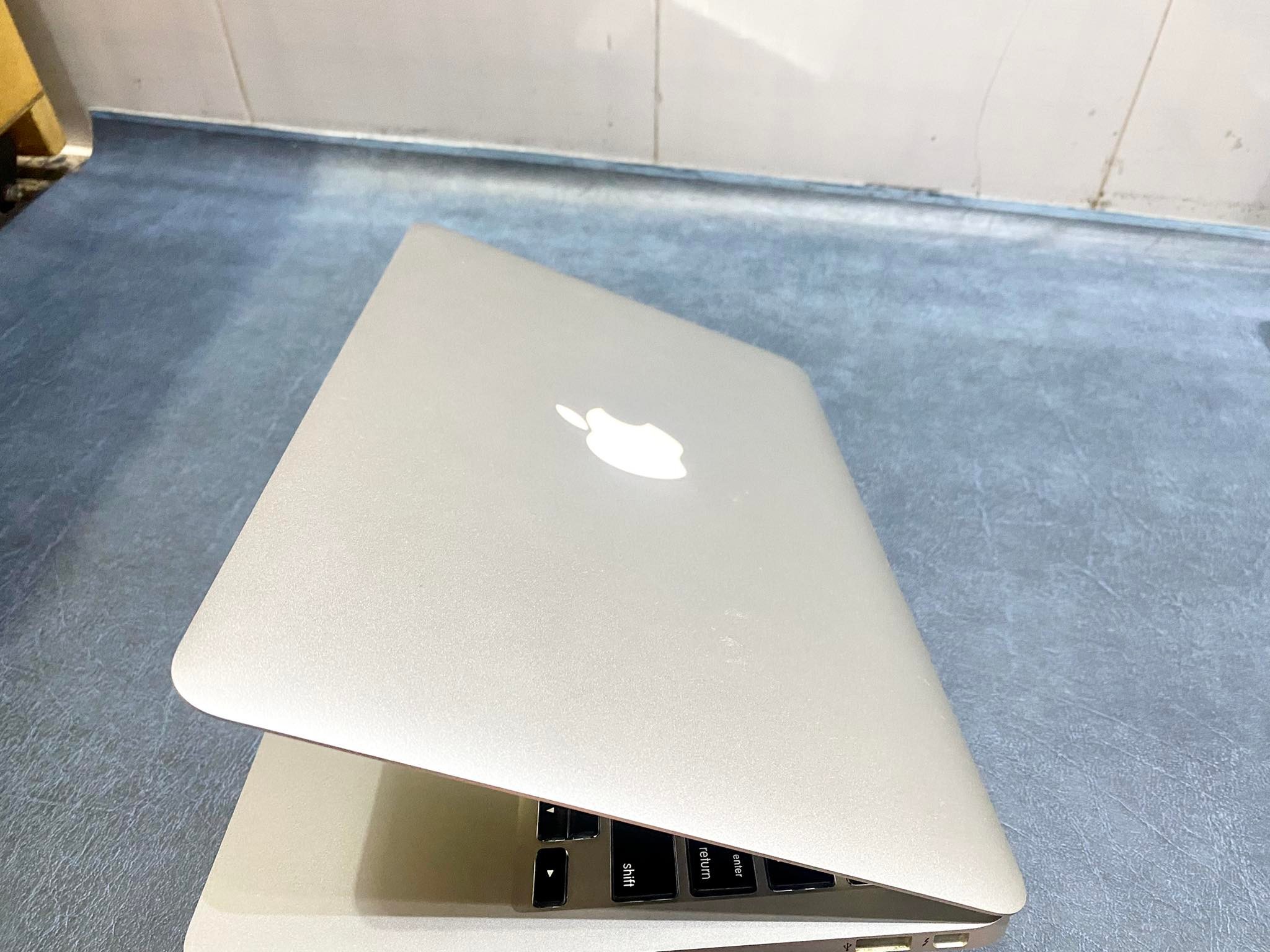 Máy tính cũ Mac. air 2014 11in Core i5 4gb SSD 128gb phím US