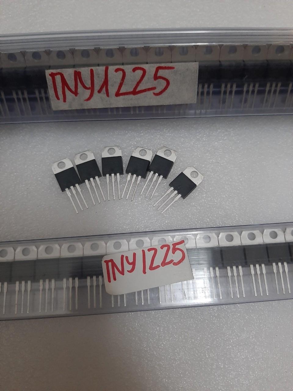 5 con TNY1225