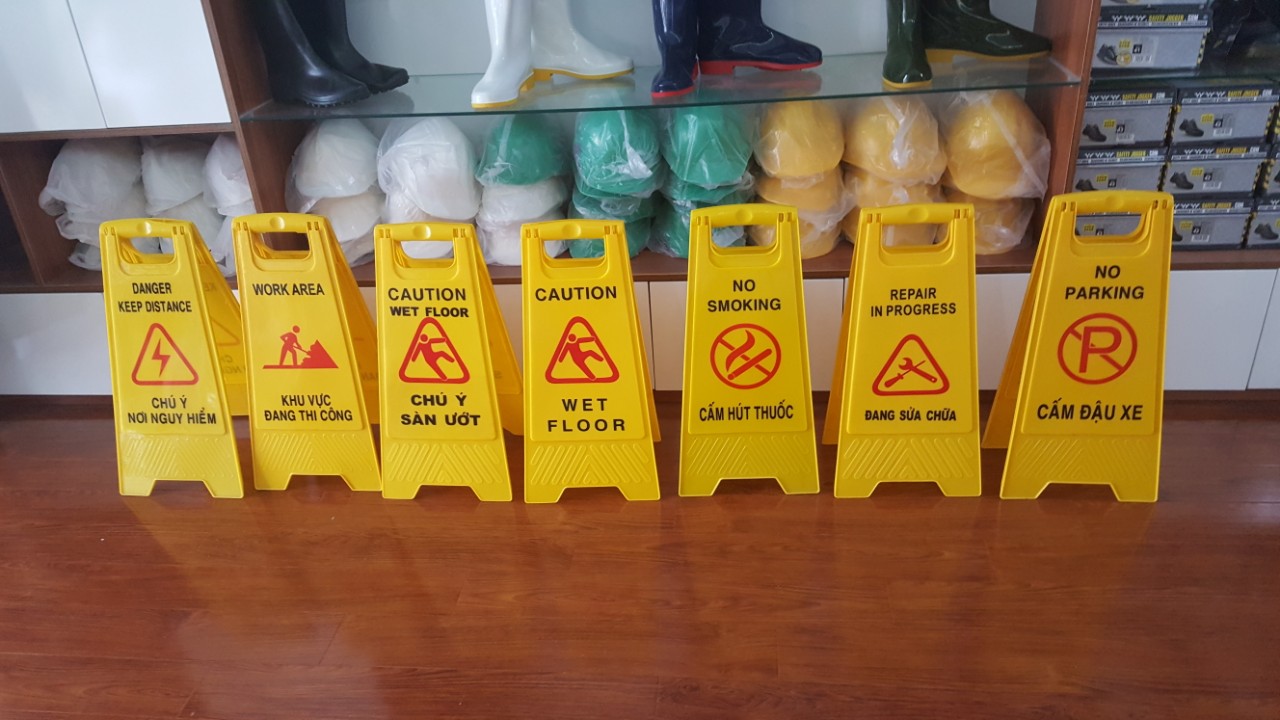 Biển cảnh báo chữ A - Nhiều mẫu lựa chọn