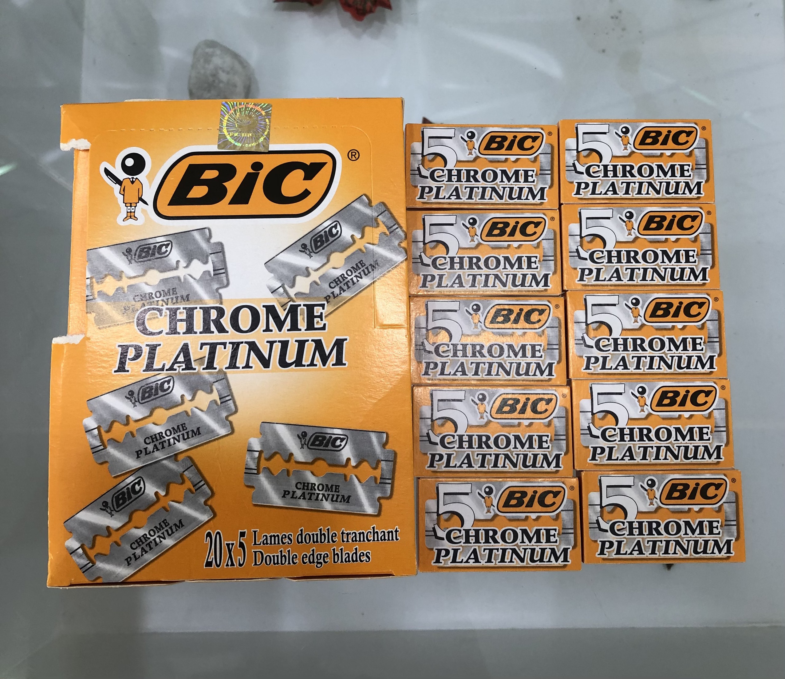 Hộp Dao Lam Bic 100 Lưỡi