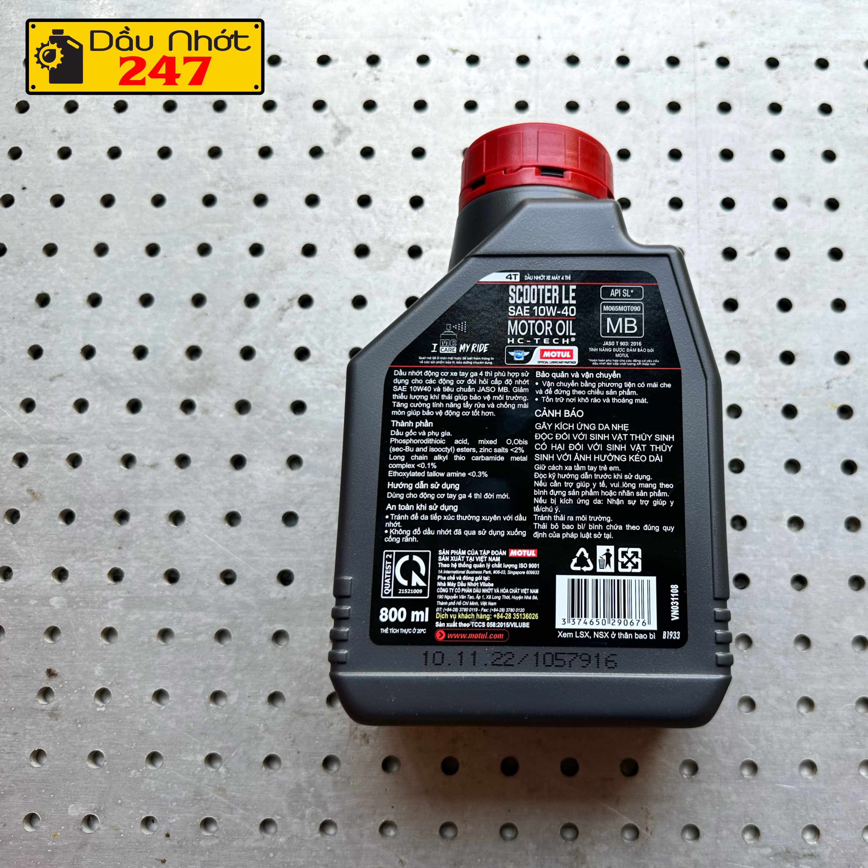 Dầu nhớt xe tay ga Motul Scooter LE (800ml)