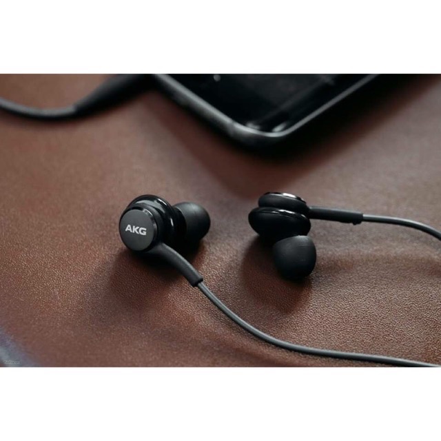TAI NGHE AKG S8