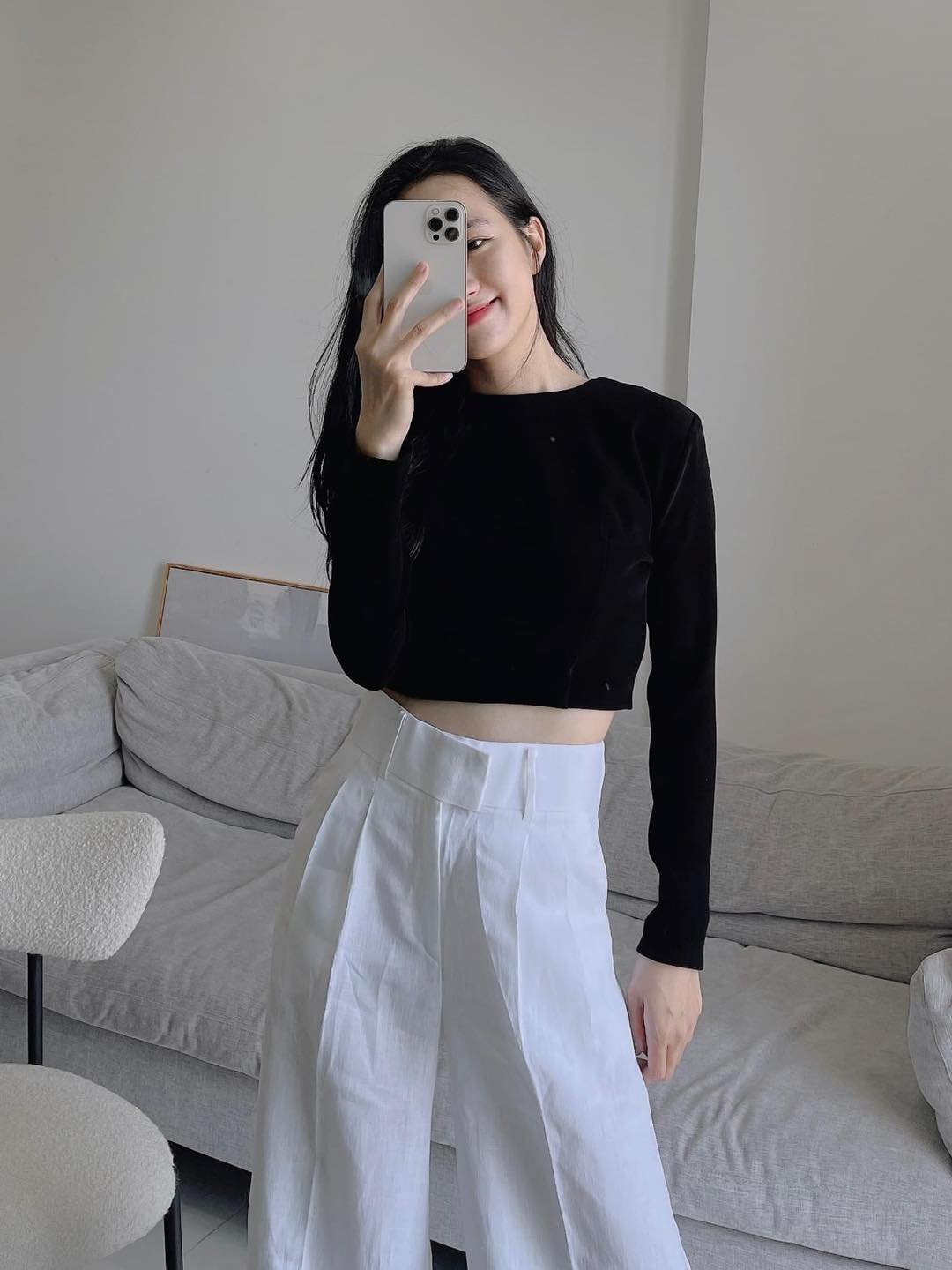 [HÀNG THIẾT KẾ CAO CẤP] Áo Croptop Thun Gân Tay Dài Basic Dễ Phối Đồ Màu Trắng / Đen