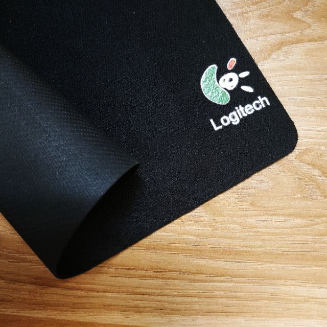 LÓT CHUỘT LOGITECH SIÊU RẺ 20 x 24 cm