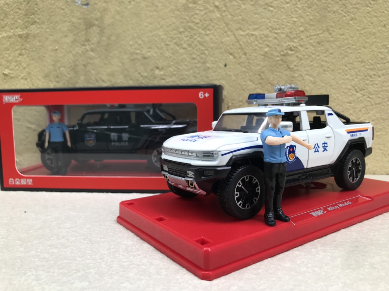 Mô hình xe POLI-CE Hummer Pickup  1:32