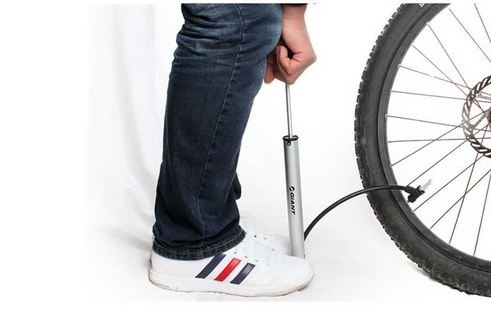 Bơm xe đạp mini GIANT CCO-008A