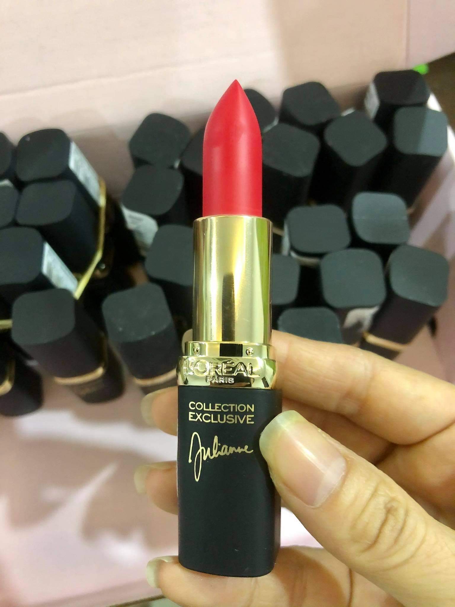 Son L’oreal 401 Julianne’s Red hàng USA AUTH