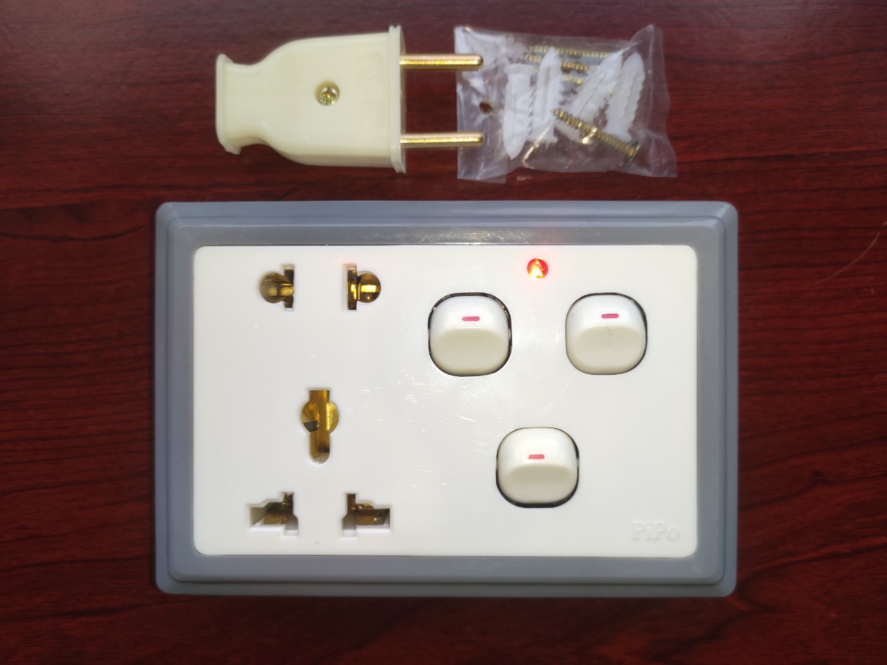 Bảng điện (Giả Âm) gắn tường CAO CẤP + BH 05 năm + 03 Công tắc + 02 Ổ cắm lò xo, nhíp chống giãn cao cấp + Đèn LED báo + Đi dây sẵn sàng đầy đủ + Bộ ốc vít lắp đặt (bộ 01 sản phẩm)