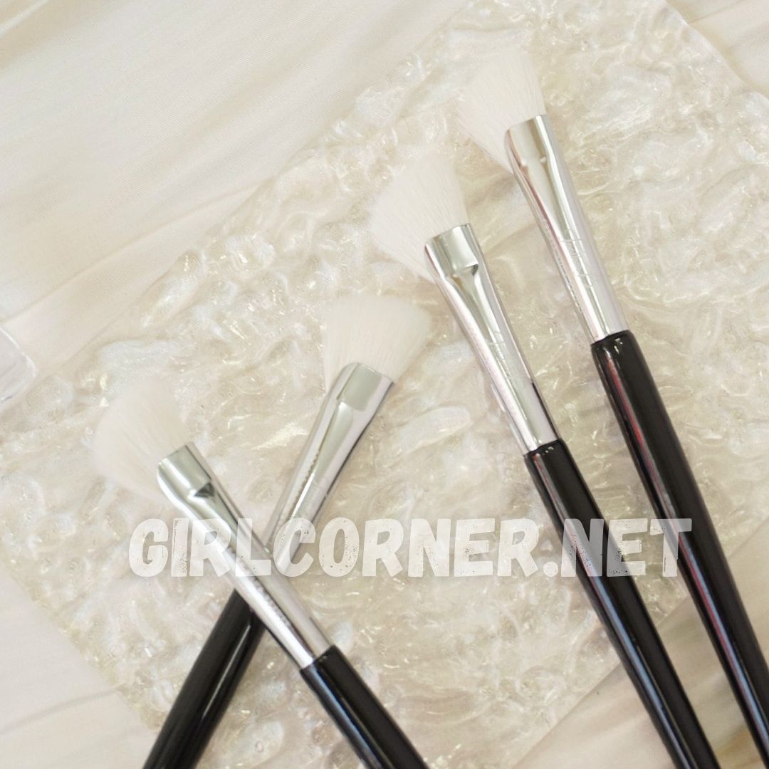 Cọ khối sống mũi - highlight Feather B 259 ( lông trắng )