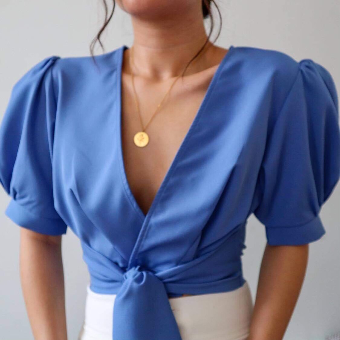 Áo croptop tay phồng thắt nơ
