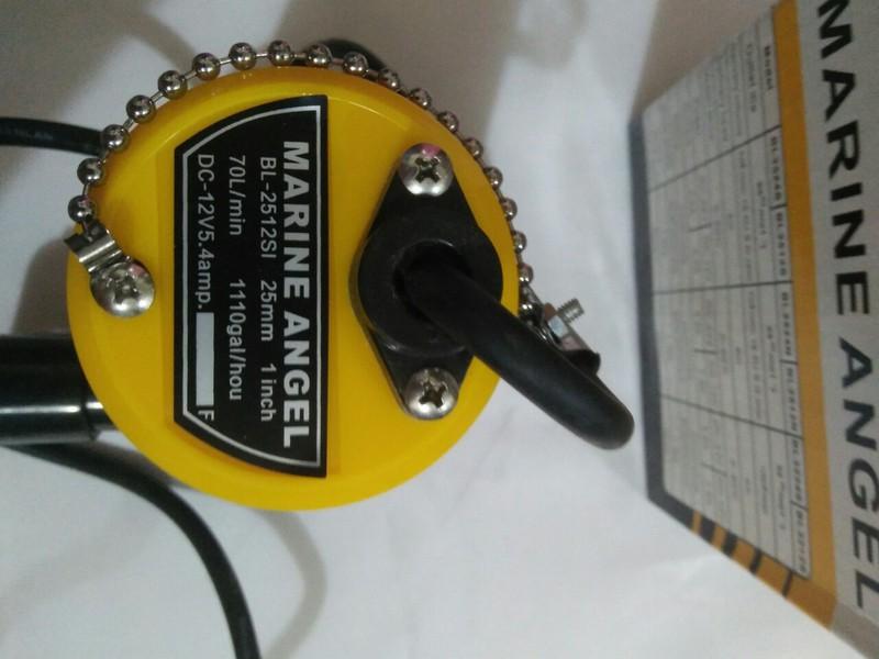 Máy bơm nước 12v chìm