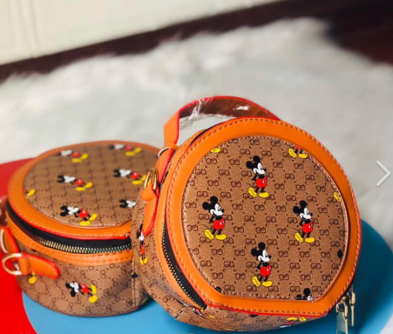 Túi nữ đeo chéo tròn tròn mickey