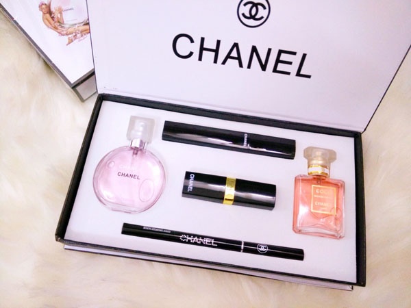 Nước hoa nữ versaceeee hồng 80ml