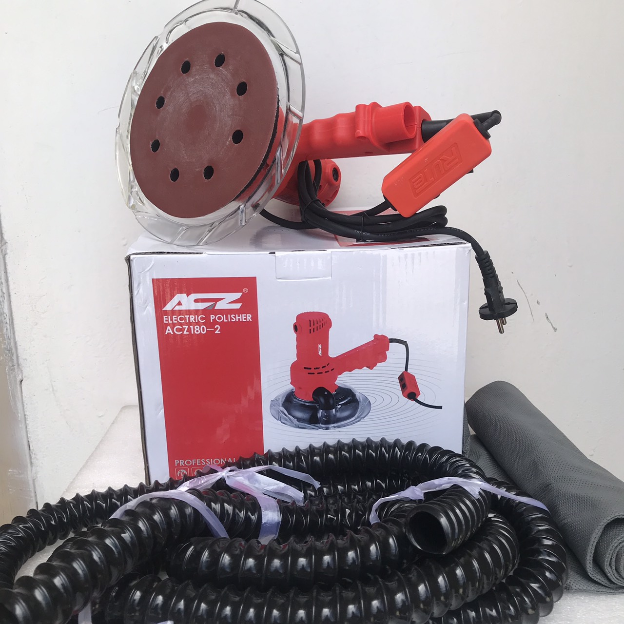 Máy trà nhám tường