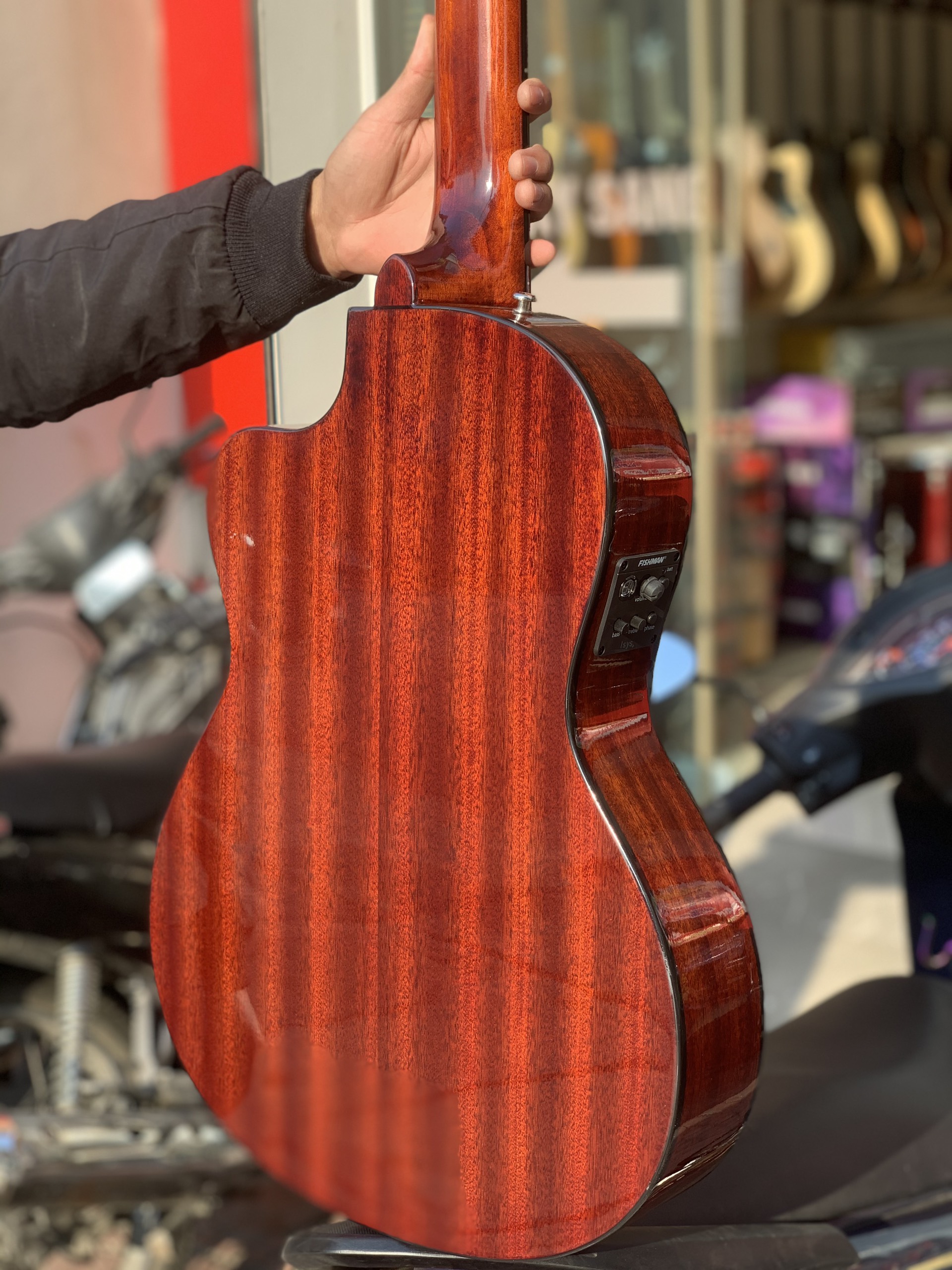 Guitar classic Fender CN240SCE thùng mỏng EQ Fishman (Tặng kèm full phụ kiện)