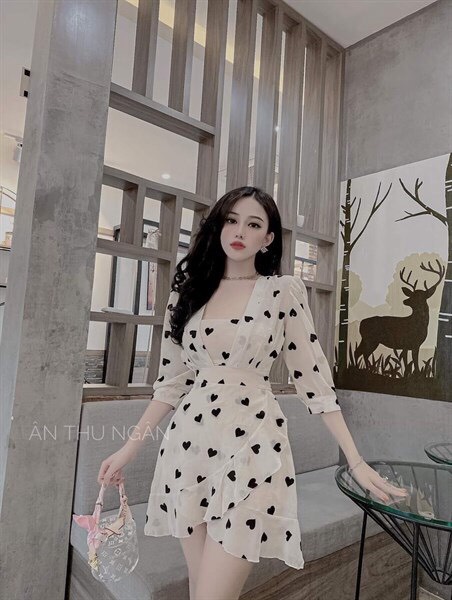 ĐÂM LỤA TAY BÈO CỔ VUÔNG HỌA TIẾT TRÁI TIM NỮ TÍNH