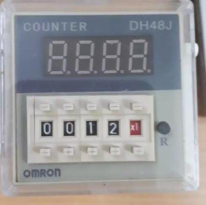 Bộ đếm sản phẩm ( Counter ) Omron DH48J-A(11)