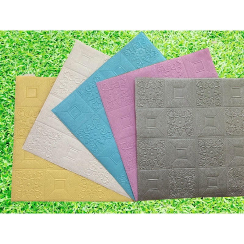 Xốp dán tường 3D Hoa văn tim 70x70cm