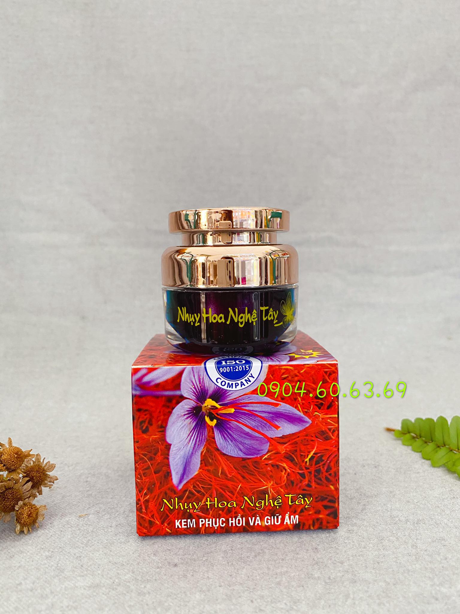 Kem NHUỴ HOA NGHỆ TÂY Phục Hồi Và Giữ Ẩm 12g Nguyễn Dương