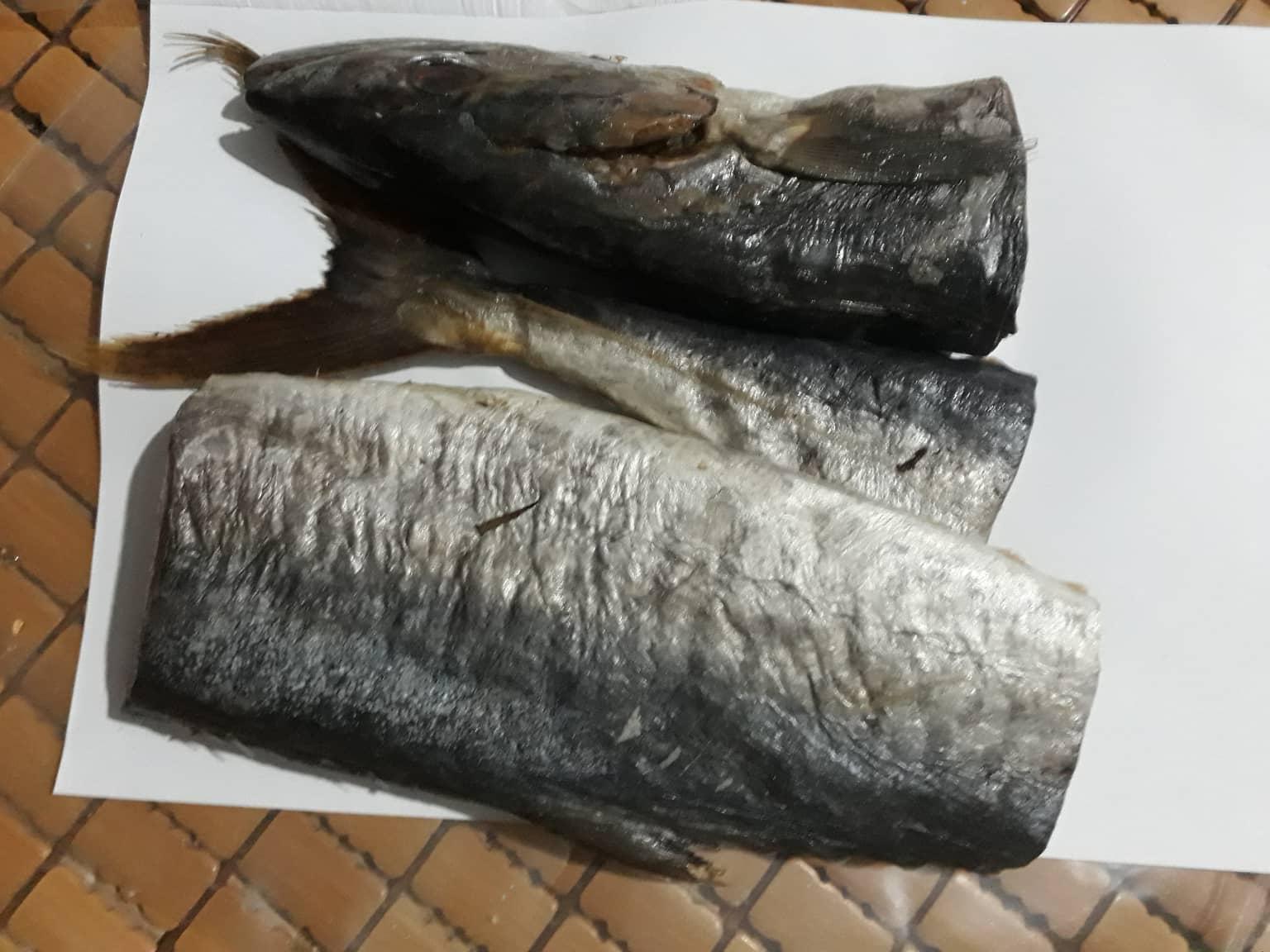 con 1,1 - 1.2 kg mắm cá thu hương (không đầu)