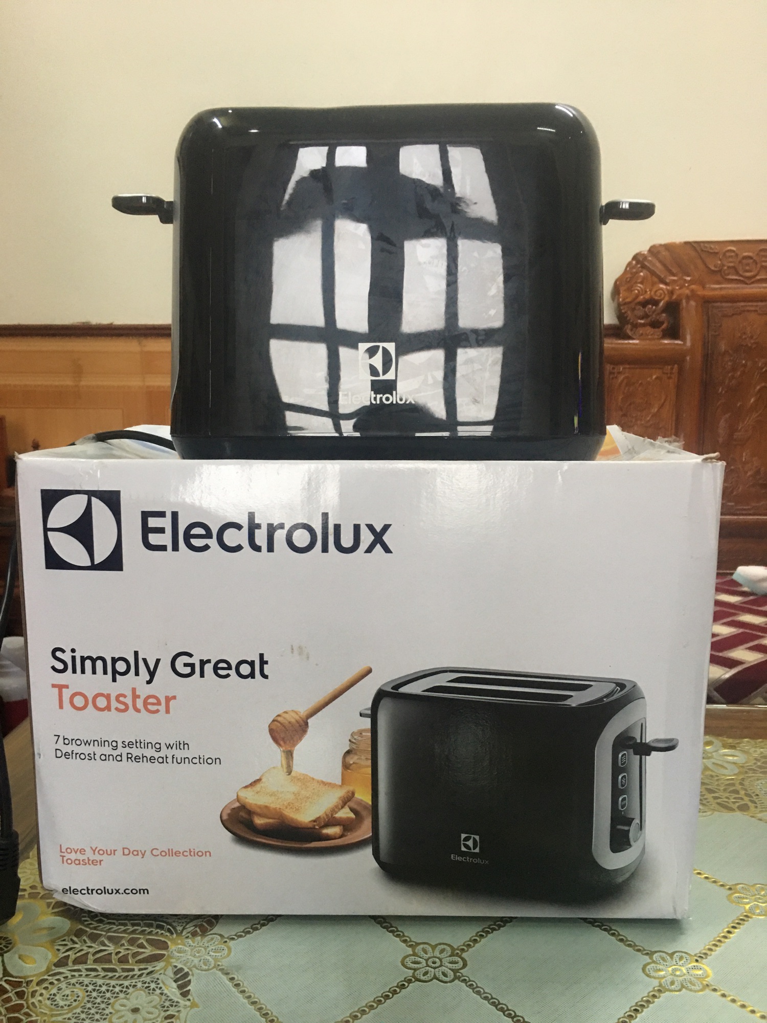 Máy Nướng Bánh Mì Electrolux ETS3505