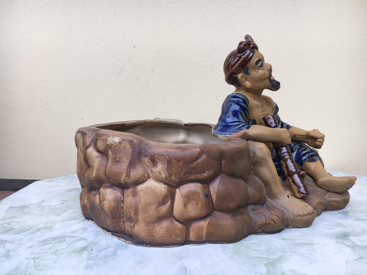 Chậu tượng ông lão nông