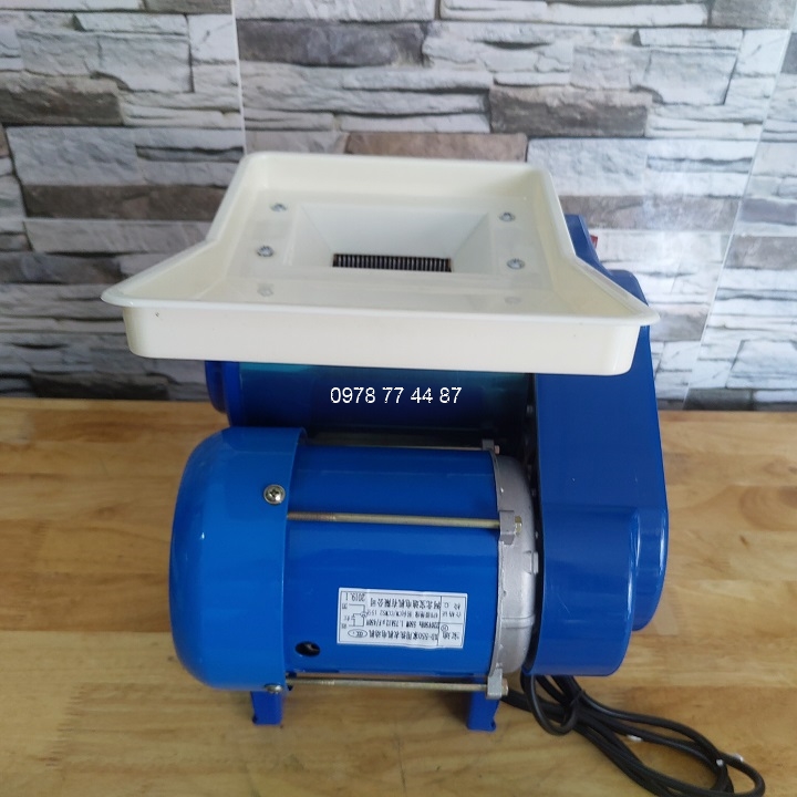 Máy thái thịt quán phở nhỏ