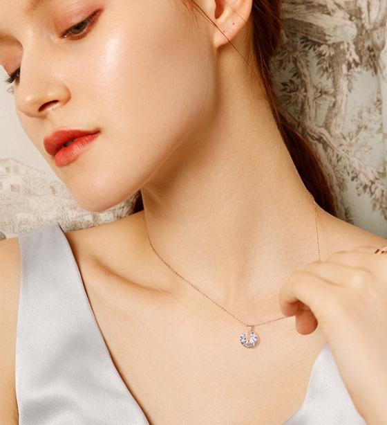 Dây chuyền titan đá tròn love