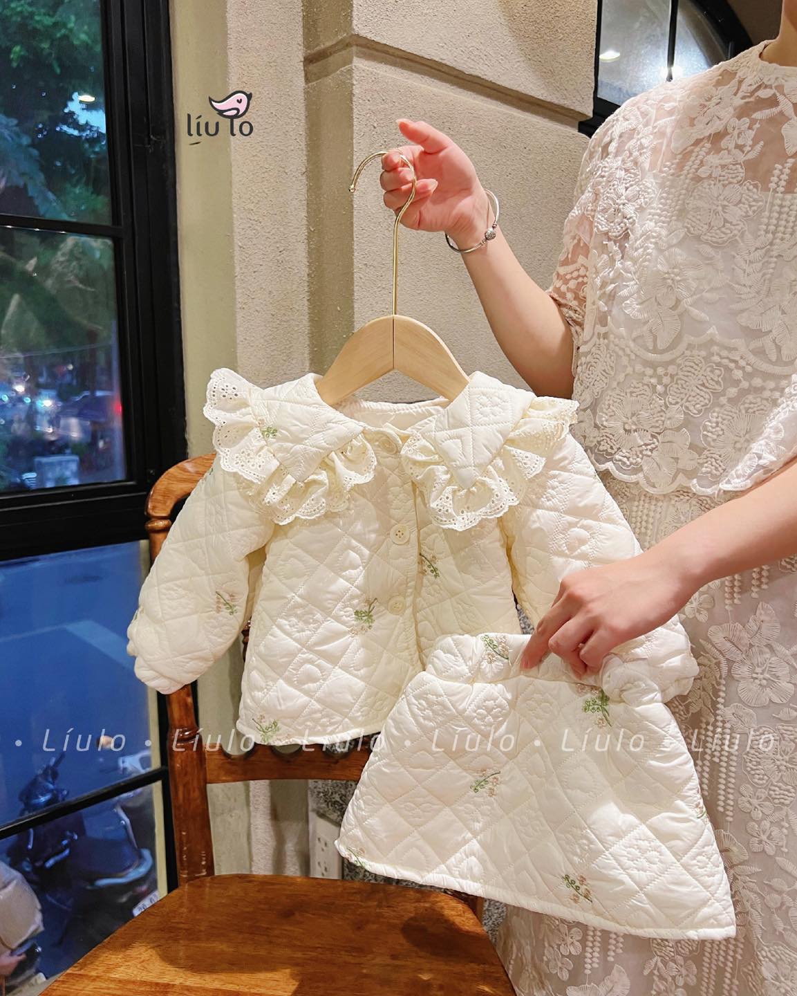 Set Áo Khoác Trần Trám Cổ Bèo Mix Chân Váy