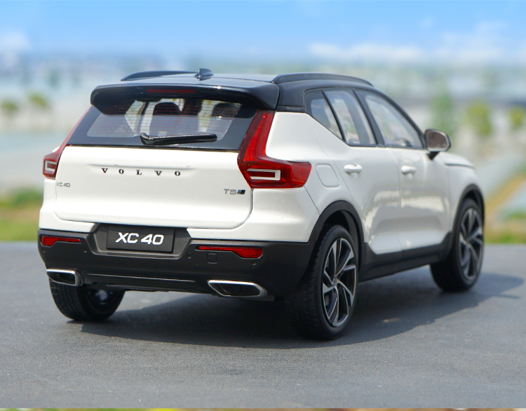 [HCM]Mô hình xe Volvo XC40 tỉ lệ 1/18