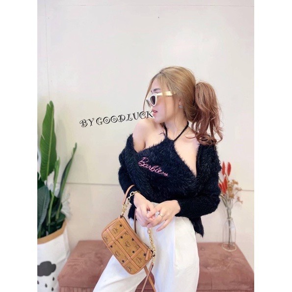 Set áo cardigan len lông kèm áo yếm thêu Barbie hot trend