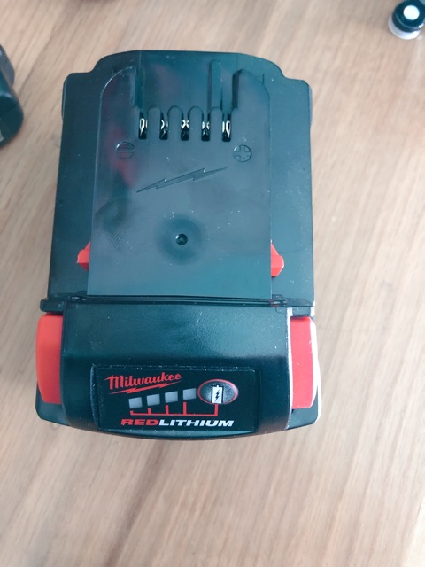 [HCM]Pin milwaukee m18 5ah hàng Mỹ mới